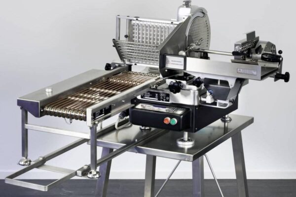 DEKO 834 EPC automatische snijmachine met conveyor band 75 cm